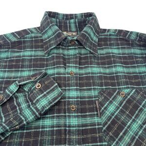 The Vermont Flannel Large Green Black Plaid Long Sleeve Button Up Flannel Shirt